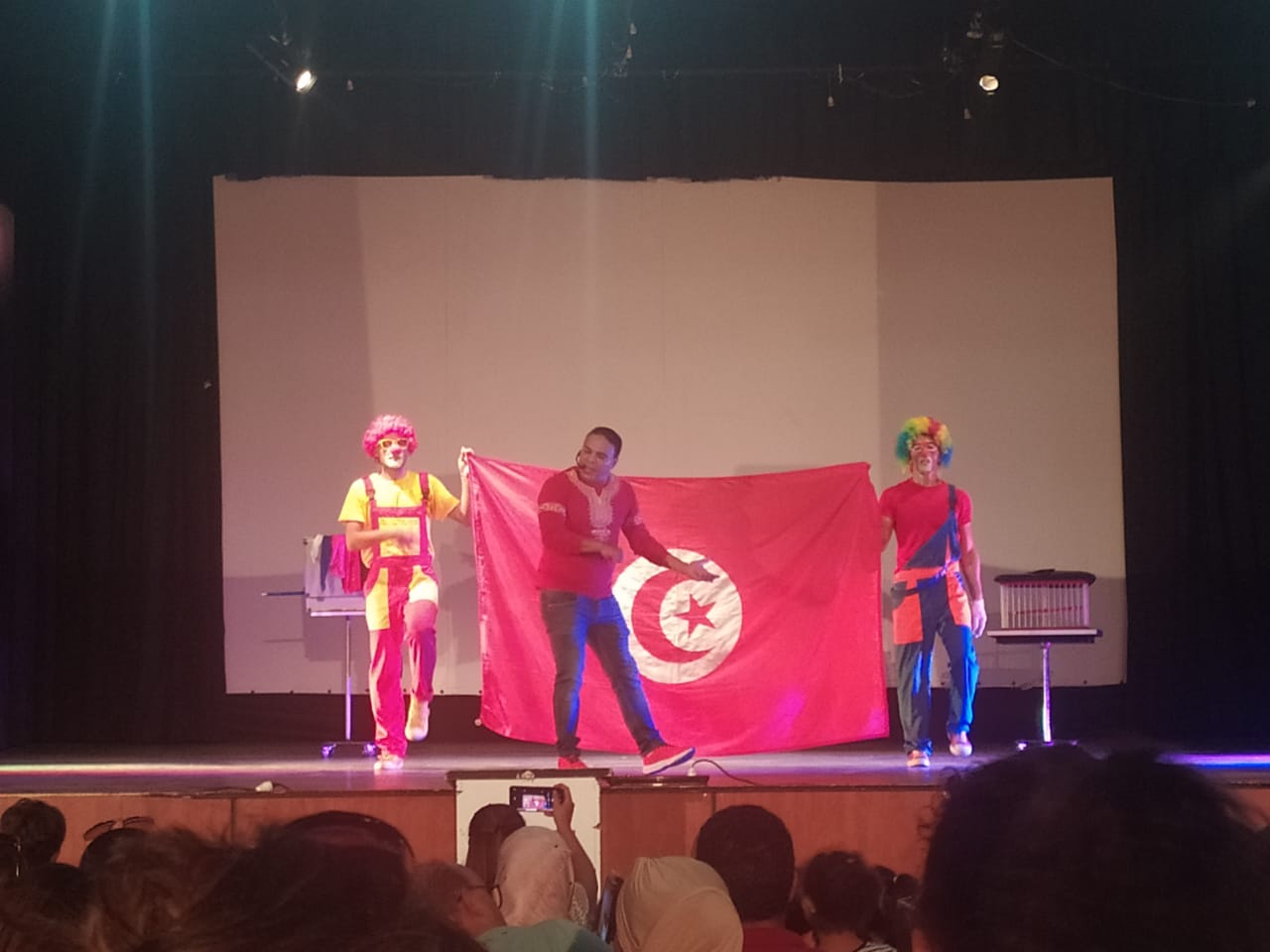 Uno spettacolo teatrale per bambini in Tunisia